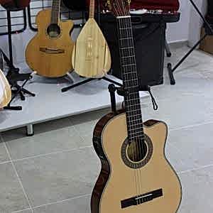Deniz Müzik Merkezi: Piyano Kursu, Gitar Kursu, Keman Kursu, Bağlama Kursu