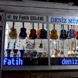 Deniz Müzik Merkezi: Piyano Kursu, Gitar Kursu, Keman Kursu, Bağlama Kursu