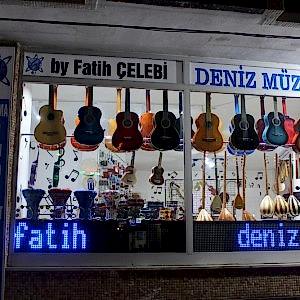 Deniz Müzik Merkezi: Piyano Kursu, Gitar Kursu, Keman Kursu, Bağlama Kursu